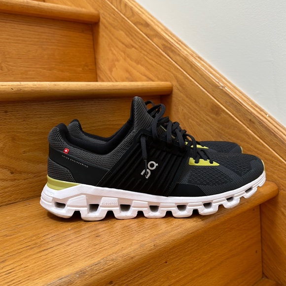 On Men's Cloudswift 41.99227. - Picture 1 of 3